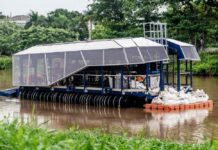 Еко-захисник розробив пристрій, який очищає річки від пластика