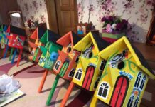 Краса власними руками: мешканка Кривого Рогу прикрасила парк оригінальними, яскравими шпаківнями