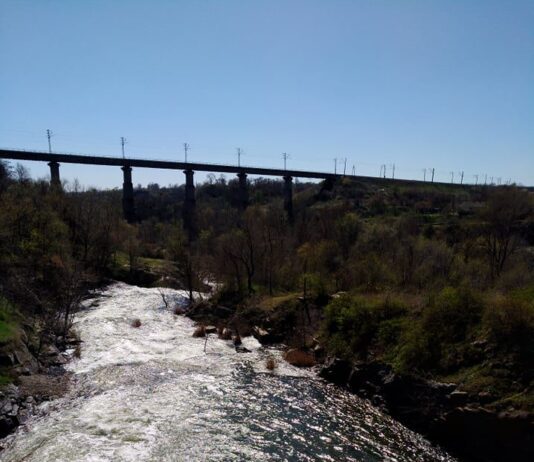 У Кривому Розі розпочато скид води з Карачунівського водосховища