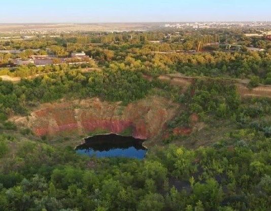 Черное озеро Криворожья