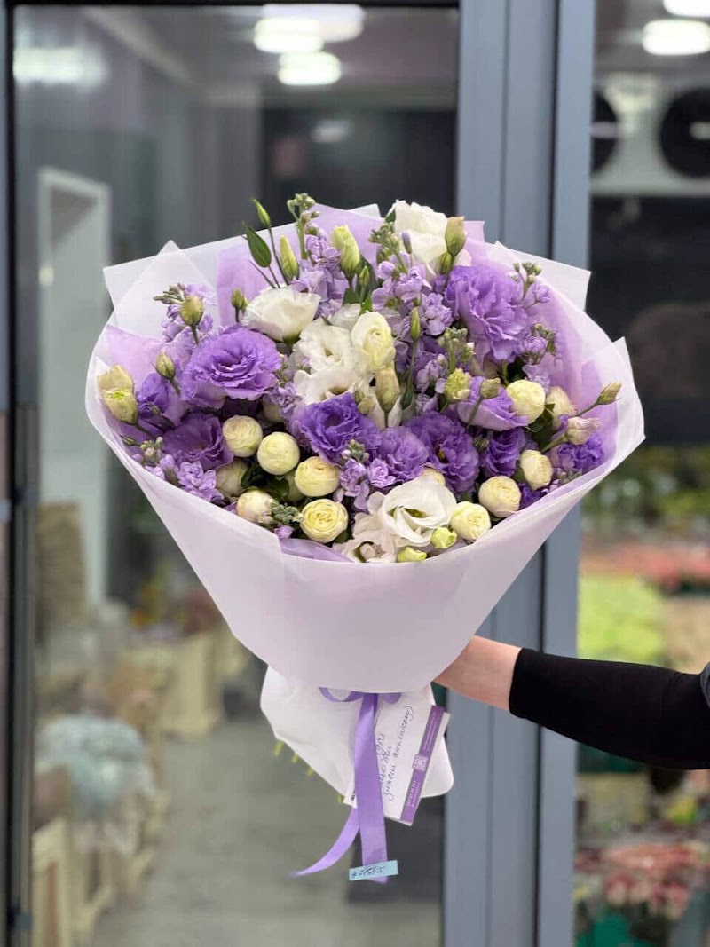 Магазин квітів Happy Flowers dostavka_kvitiv_kr (пр. Університетський 19а)