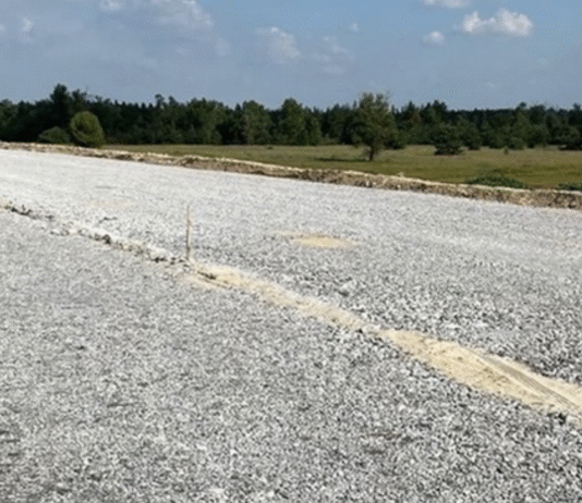 Переробка металургійних шлаків Кривбасу: як промислові відходи перетворюють на дорожнє покриття та будматеріали